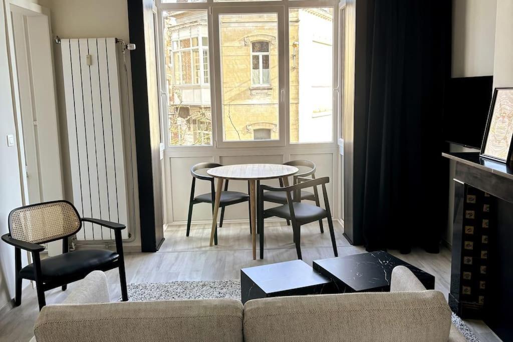 Au Cabinet Childeric Lägenhet Tournai Exteriör bild